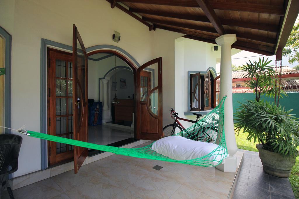 Flipflop Hostel Negombo Exterior foto