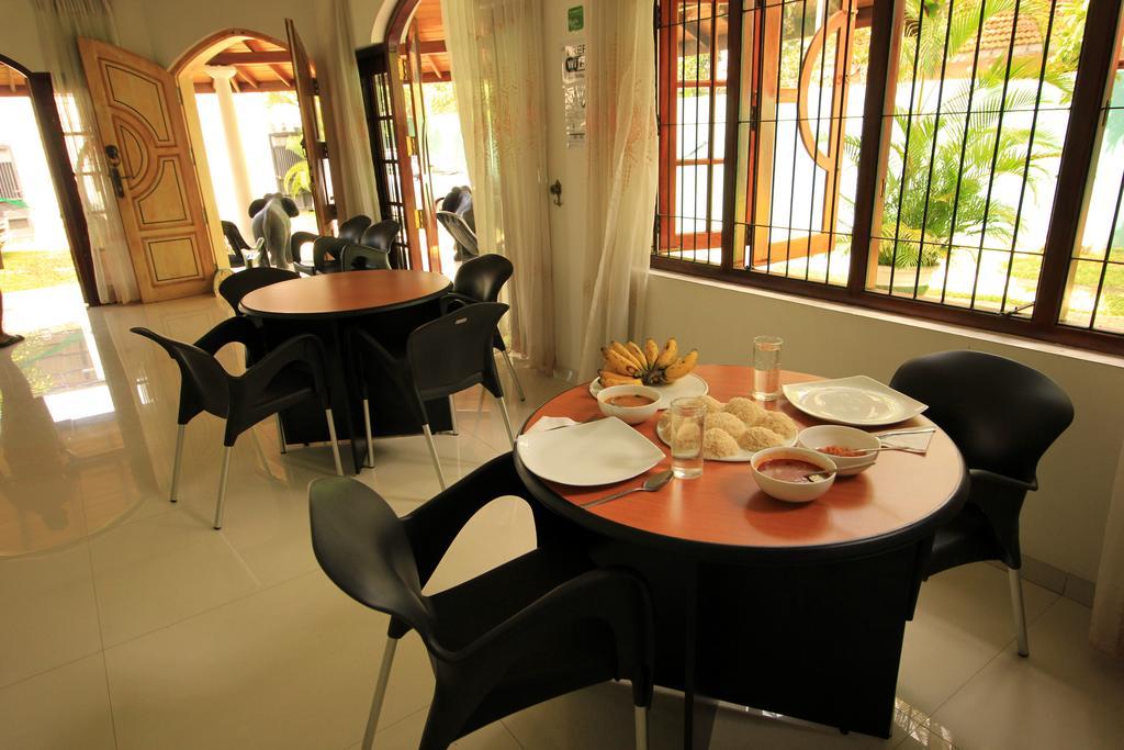 Flipflop Hostel Negombo Exterior foto
