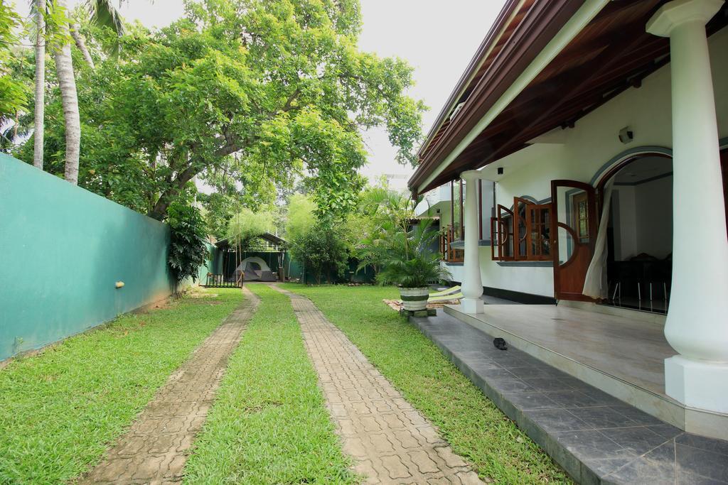 Flipflop Hostel Negombo Exterior foto