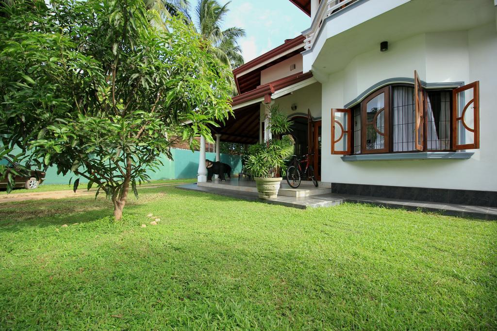 Flipflop Hostel Negombo Exterior foto