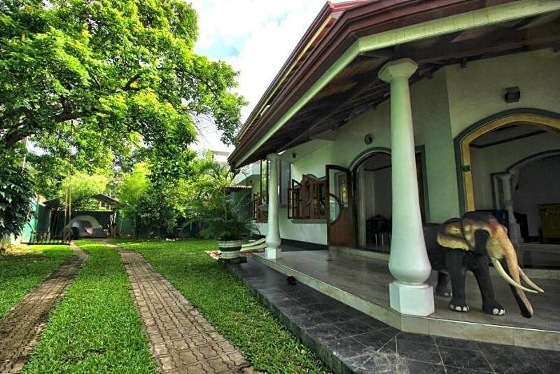 Flipflop Hostel Negombo Exterior foto