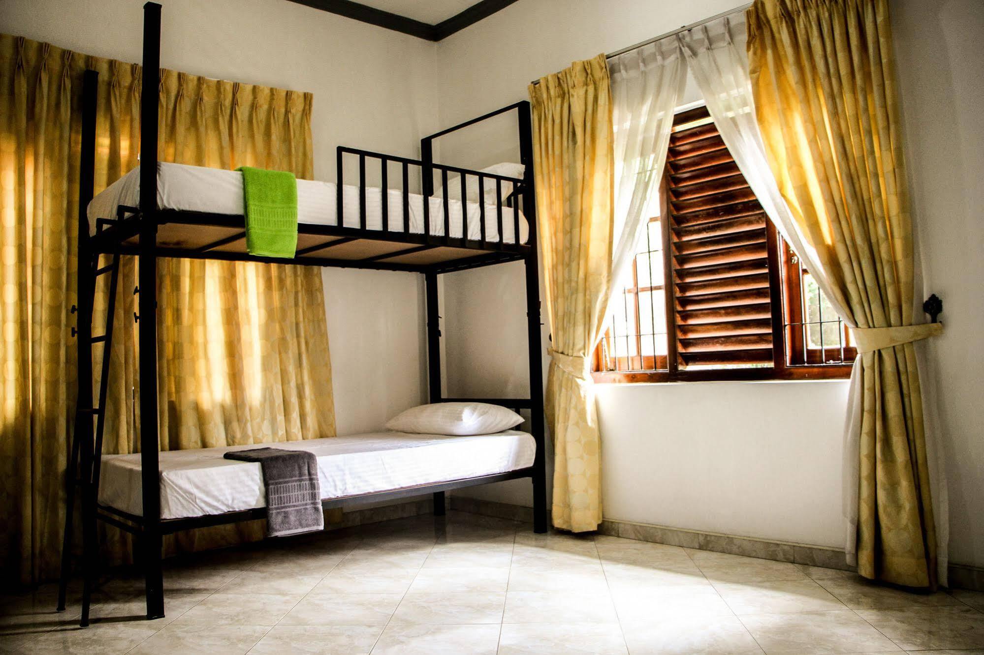 Flipflop Hostel Negombo Exterior foto