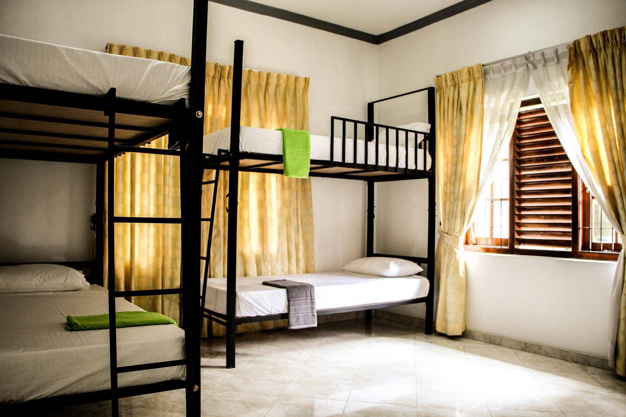 Flipflop Hostel Negombo Exterior foto