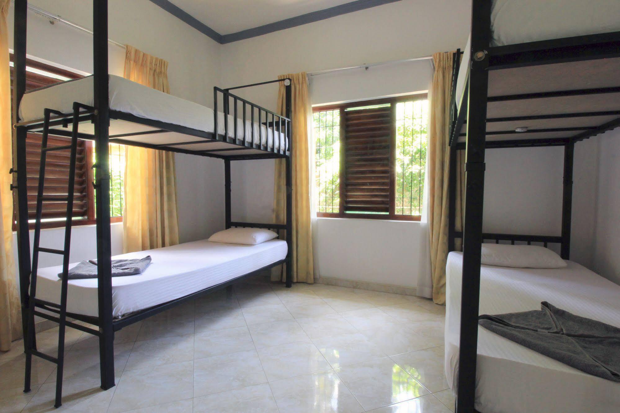Flipflop Hostel Negombo Exterior foto